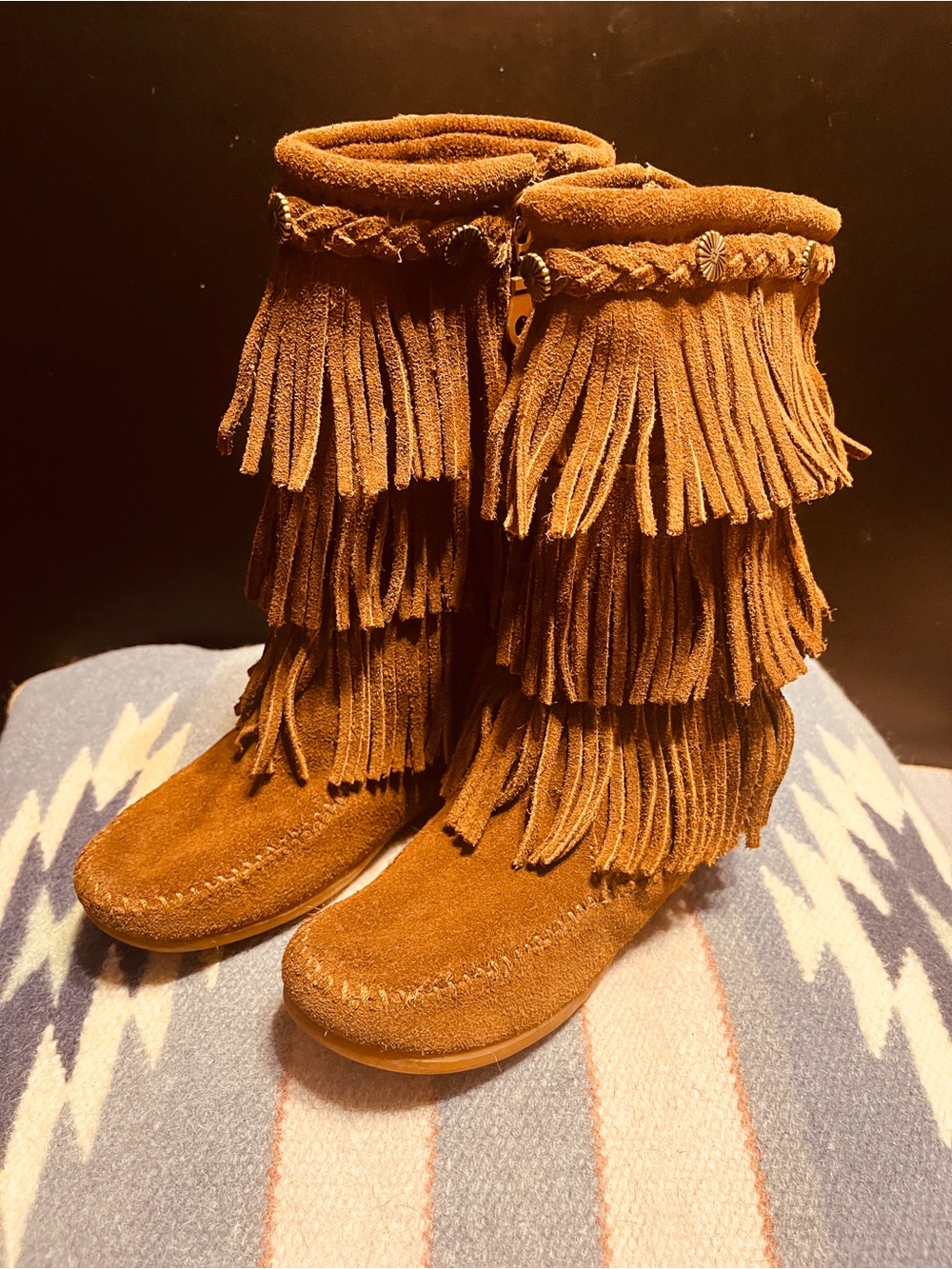 Minnetonka kid/youth Brown Suede Fringe Moccasin Boots -